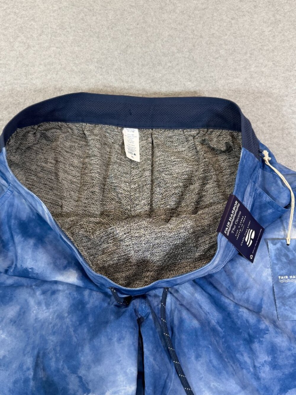 Fair Harbor The Ozone 10" Board Shorts Blue Tie Dye XL Chafe Free Liner NWT - Picture 8 of 16
